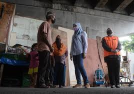 Untuk memohon bantuan ini, pemohon perlu mendaftar melalui pendapatan isi rumah tidak melebihi pendapatan garis kemiskinan (pgk) purata miskin isi rumah. Bekas Tentera Tinggal Bawah Jejambat Pindah Ke Rumah Transit