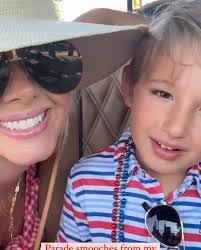 Kimberly Lofton's Instagram, Twitter & Facebook