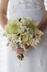 You will see david austin juliet and miranda garden roses used in a pave. 15 Native Wedding Flowers A Bride S Guide Tesselaar Flowers