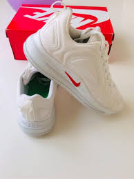 Nike Beyaz Spor Ayakkabi Yeni Etiketli Online Satin Al Nike Ayakkabilar Nike Air Max