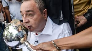 Once caldas de colombia se consagró campeón por primera vez en su historia. Profe Luis Fernando Montoya Once Caldas Campeon Copa Libertadores 2004