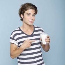 Jascha Rust und seine Freundin – Ein Leben zwischen Dreharbeiten und Zweisamkeit