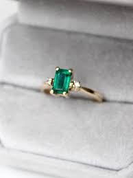 30 Sophisticated Emerald Green Wedding Ideas Green Engagement Rings Emerald Engagement Ring Blue Diamond Engagement Ring