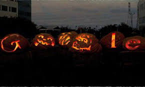 Halloween Google Doodle Timelapse Shows Giant Pumpkins Carved Into Logo Daily Mail Online