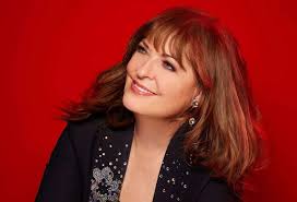 Ann Hampton Callaway is coming to Mississippi and bring her absolutely  fabulous 70's show. Don't miss seeing her April 4th in Meridian!! <3  "Mississippi friends, what are you doing