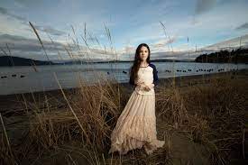 How To Use Off Camera Flash For Outdoor Portraits Outdoor Portraits Off Camera Flash Photography Tutorials Photoshop