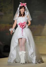 10 ugliest wedding dresses ever. Pin On Artsy Wild Avant Garde