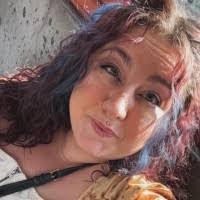 Caitlin Tinsley's Instagram, Twitter & Facebook