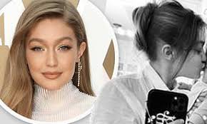 73 questions with gigi hadid. H Phbz2fddwjzm