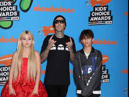 Shanna moakler started her career when she was 15 years old where she had kept her first. Travis Barker S Teens Bash Mom Shanna Moakler On Social Media She Is Not Ok With It