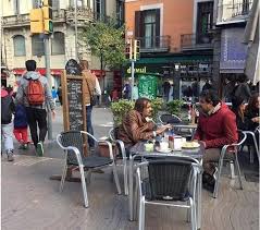 qatari emir sheikh tamim r and his father former emir l outside a cafe in barcelona spain december 4 2016 سمو الأمير تميم بن حمد ووالده photo cafe qatar