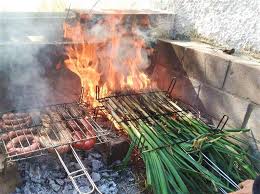 La coca de mollitas es típica de la zona del baix vinalopó, el vinalopó mitjà y l'alacantí (alicante) entre otras. Platos Tipicos De Cataluna Gastronomia Tradicional