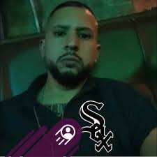 DUDES BE AT WALMART WITH THEIR BABYMAMA LIKE… 🛒🚶🏾‍♀ 🚶🏾