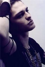 Ross Crawford イギリス出身のモデル。