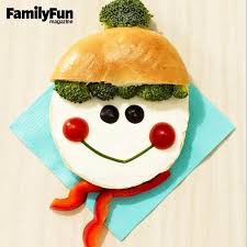 Bagel Buddy Tempt A Picky Eater With Our Happy Face Veggie Bagel Miam Cuisine Idee Repas