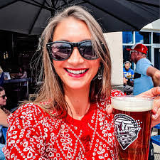 Mandy Straw's Instagram, Twitter & Facebook