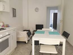 Affitto per uso turistico ampio appartamento , composto da salone , cucina, sala pranzo, due camere grandi, due camerette. Alessandria Affitto Bilocale Arredato Centro Alessandria Casa