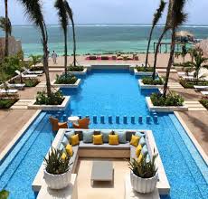 We Are Thrilled To Announce That Villa Casa Del Mar Is Now Open This Brand New Villa Sleeps 12 With 6 Bedrooms 6 Bathrooms And Hotel Architecture Hotel Pool