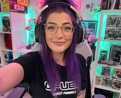 Name your favorite ML streamer 💗 Me: Choox TV, Don Romantiko and Jagler  Minsitthar