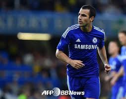 지난 10년동안 삼성전자 로고를 가슴에 달았던 잉글랜드 프리미어리그 첼시가 일본 기업과 유니폼 스폰서 계약을 체결했습니다. ì¶•êµ¬ ì²¼ì‹œ ì‚¼ì„±ê³¼ ìœ ê³„ì•½ ì—°ìž¥ ì•ˆ í•œë‹¤ Ytn