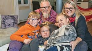 Babys lächeln schon im mutterleib. Angelman Syndrom Toppharm Ch