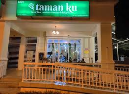 Cadangan kerja menukar karpet sediada di ruangan pejabat kompleks perbadanan putrajaya, presint 3 putrajaya: Makan Malam Di Kafe Tamanku Presint 18 Putrajaya