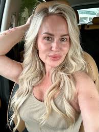 People saying Anne Hathaway doesn't look 40? If you're over 40, post a pic.  People need to see we are not old and gray. This is 42.