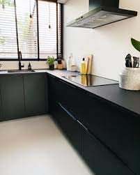 deuren en kozijnen zwart verven hier moet je op letten aangepaste keukens keuken zwart keuken interieur