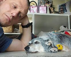 Pet do veterinário Alexandre Rossi morre aos 14 anos de idade