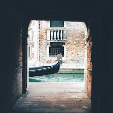 Ferro Di Prua Bow Venetian Gondola Igersvenezia In 2020 Instagram Boat Venetian