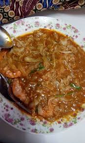 Inilah masalahnya, ramai perniaga di kalangan orang kita melayu beranggapan bahawa char kuey teow adalah sejenis masakan kuey teow yang basah dengan berkuah seakan akan kuey teow kung fu (sebenar bukan kung fu tapi kung hu yang membawa maksud kantonis) yang berkuah cuma. Char Kuey Teow Mudah Inani Hazwani
