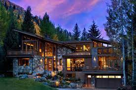Modern mountain homes, breckenridge, colorado. Captivating Modern Rustic Home In The Colorado Mountains Colorado Mountain Homes Dream House Exterior Rustic Lake Houses