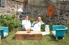 Where I Used The Bathtub Bench Tub Chairs In One Of The Many Vignettes At My Wedding Old Bathtub Shabby Chic Patio Diy Bathtub