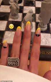 Her father, charles william bush, is a renowned advertising and celebrity photographer, and her mother, maureen e. Freedomroo Megan Fox Seemingly Shuts Down Machine Gun Kelly Engagement Rumors By Modeling A Very Vulgar Ring Australiannewsreview