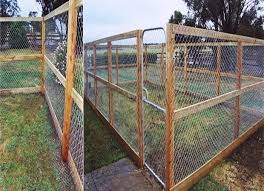 Cheap Fencing Ideas For Dogs Dog Run Fence Building A Dog Kennel Diy Dog Kennel