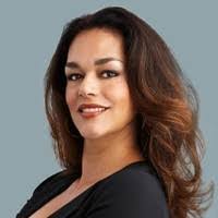 Danielle Hays's Instagram, Twitter & Facebook