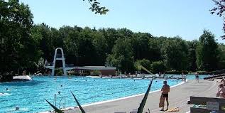 Ein Mann Ertrinkt Im Freibad Neu Wulmstorf Danach Kommt Es Zu Tumulte Mit Zwei Fotografen Mopo De