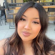 Where to find cinnamon rolls in Dinuba?