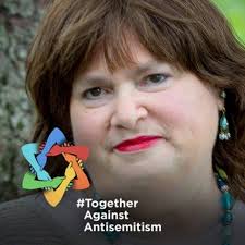 My great grandfather-Sam Spindler-had a mother-my great great  grandmother-Rachel Spindler Kopitinik- who the matriarch -she stewarded the  journey our of Grodno Poland. However-Ive yet to find her immigration  record. She married young