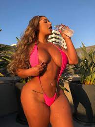 Carmela Habibi Carmellaxo NUDE Pictures Shooshtime 55250 | Hot Sex Picture
