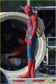 If you're endlessly refreshing twitter today, give yourself a break to check in on tom holland, a.k.a. Pin By Mariela Aguilar Vega On Resimler Tom Holland Tom Holland Spiderman Spiderman Homecoming