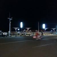 Setelah pantai manakarra, pasar seni siak juga dituding memiliki desain mata dajjal ketika dilihat penampakan pasar seni siak sumber gambar. Fotos En Anjungan Pantai Manakarra Playa En Mamuju