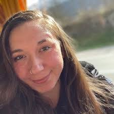 Shelby Brandt's Instagram, Twitter & Facebook