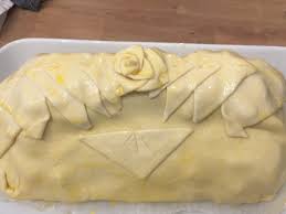 Roti De Boeuf En Croute Au Foie Gras Et Girolles Recette En 2020 Boeuf En Croute Roti De Boeuf Recette Roti De Boeuf