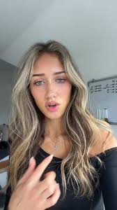 i look so blonde in this