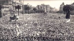 El presidente recordó el ataque de 1955 y convocó a la sociedad a 'mantener viva la memoria'. Bombardeo A Plaza De Mayo 1955 Youtube