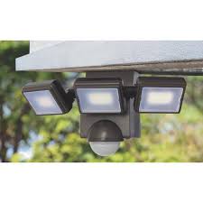 Defiant 1000 Lumen 180 Degree Outdoor Bronze Led Battery Motion Activated Outdoor Flood Light Hd 1895 Bz The Home Depot