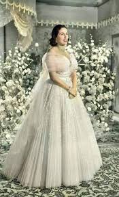 فستان ليلى مراد من شانيل Google Search Egyptian Actress Egyptian Beauty Victorian Dress
