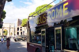 Use the service to see the vatican, the trevi fountain, the sistine chapel, the colosseum you can get off whenever you want and admire rome's most remarkable monuments. Vergleich Hop On Hop Off Rom Welcher Anbieter Ist Der Beste Rom Mal Anders