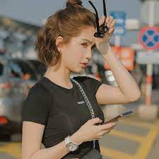 Đến ủng hộ cho đỗ long, ngọc trinh tiếp tục trưng trổ làn da trắng sứ cùng đường cong bốc lửa trong bộ váy siêu ngắn và hở bạo không kém chiếc váy ở lhp cannes. Kiá»ƒu Toc Ngáº¯n Ä'áº¹p NhÆ° Ngá»c Trinh Báº£o Anh Bich PhÆ°Æ¡ng 2sao